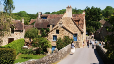 Découvrez ce village ornais qui en vaut le détour en Normandie !