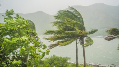 Tempête en Méditerranée vigilance accrue face aux vents violents