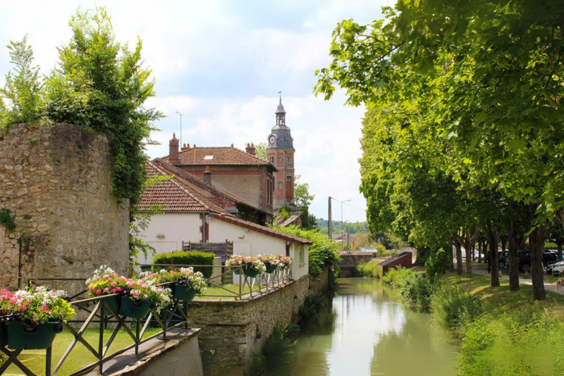 Connaissez-vous ce village pittoresque à 1h de Paris plein de charme bucolique