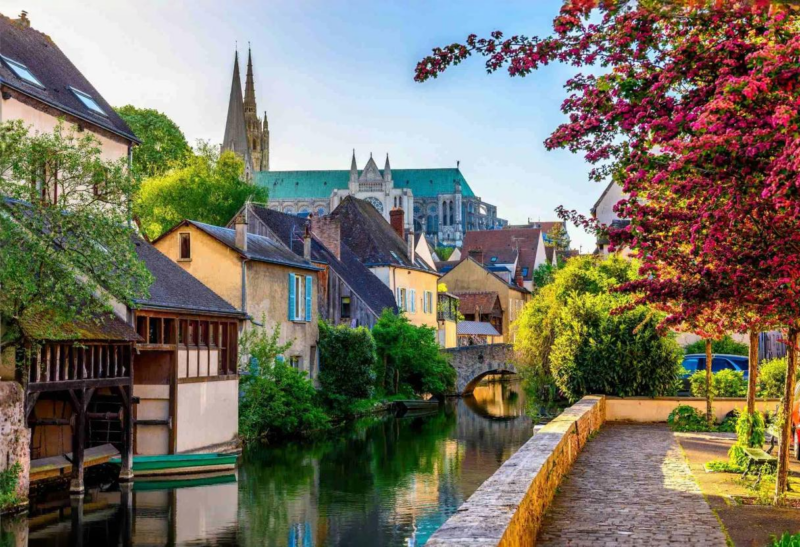 Découverte féerique Ce village médiéval près de Paris illuminera votre hiver !