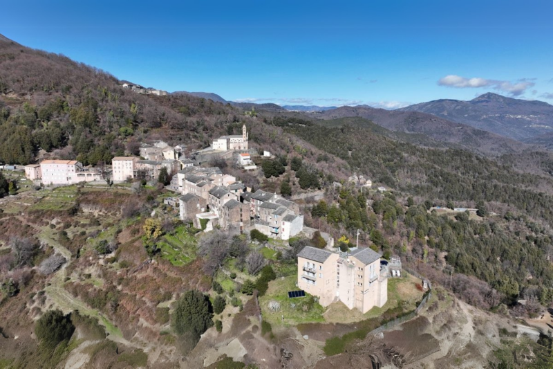 Découvrez ce village corse où les vues sont à couper le souffle