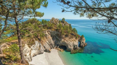 Découvrez cette crique bretonne qui rivalise avec les îles vierges