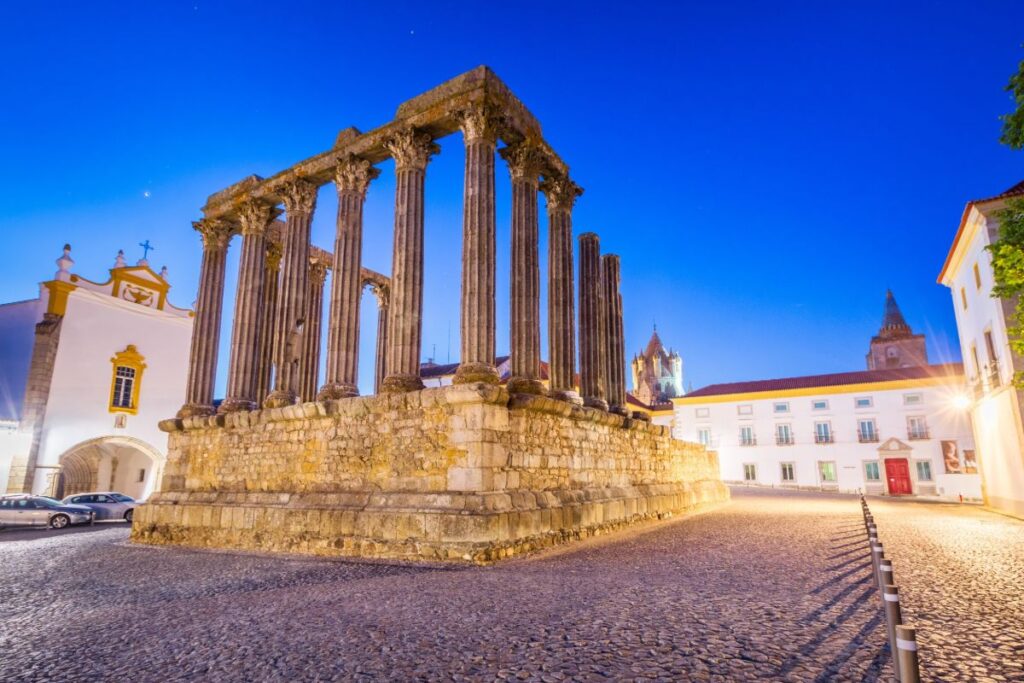 Évora La ville secrète du Portugal qui séduit les voyageurs 1