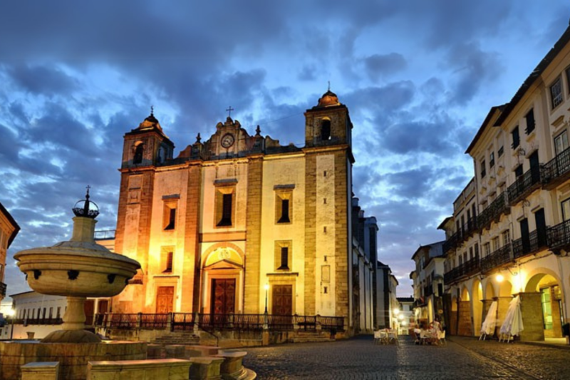 Évora La ville secrète du Portugal qui séduit les voyageurs