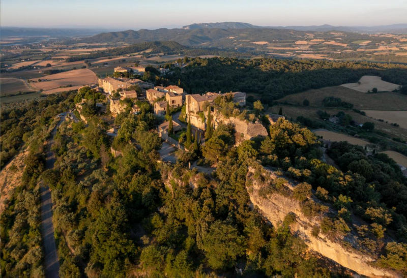 Escapade amoureuse Visitez ce village provençal aux panoramas époustouflants