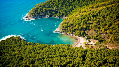 Plages de rêve et sentiers pittoresques Un écrin de sérénité sur la côte Varoise