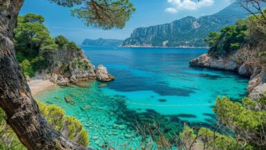 Vacances Une île secrète à 2h de Nice, aussi belle que les Caraïbes