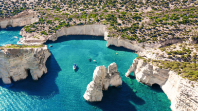 Évadez-vous dans les Cyclades Une Île de rêve à découvrir cet été !