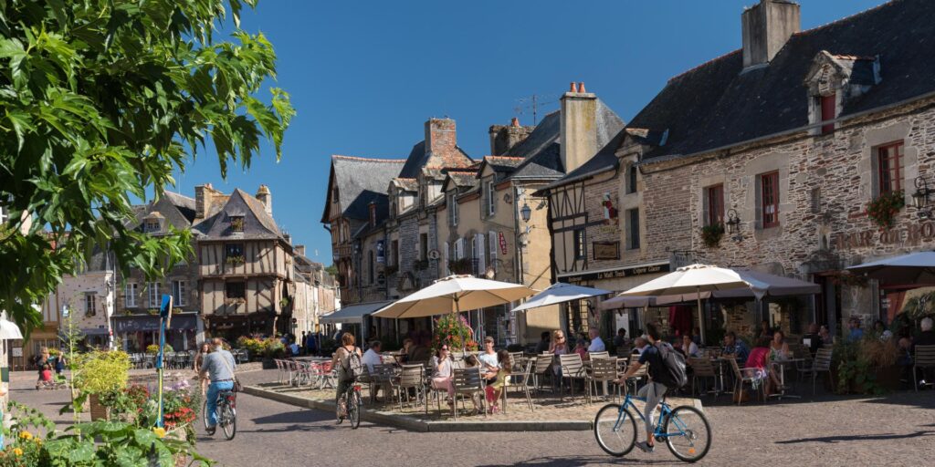 Évasion en Bretagne Un village médiéval pour des vacances authentiques et paisibles 2