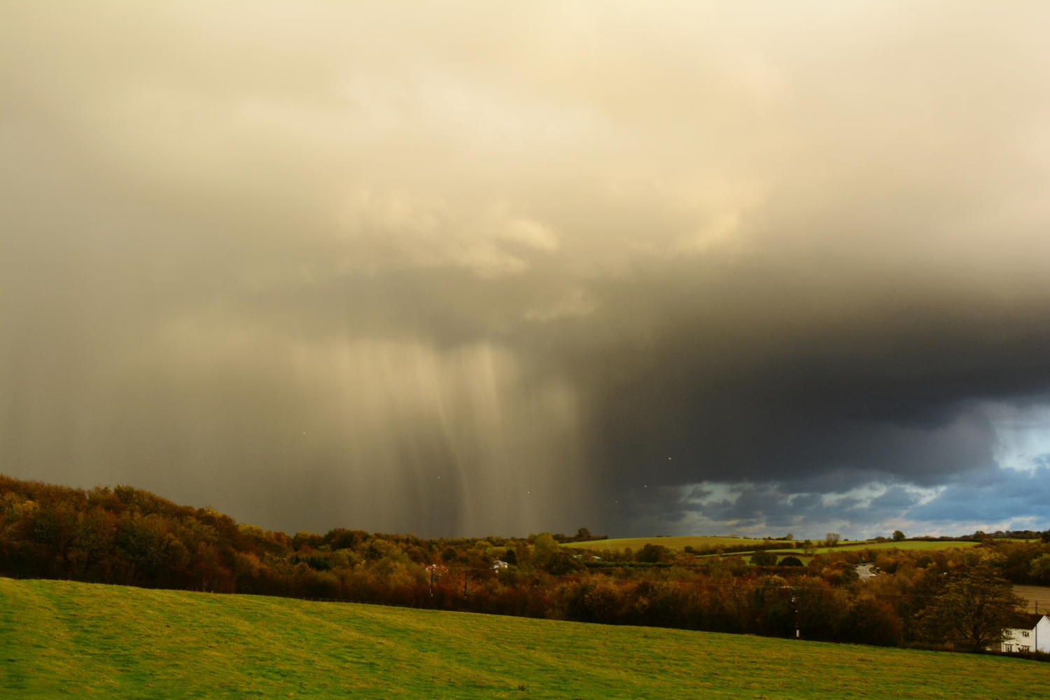 Une perturbation menace la France ce week-end Quelles régions seront le plus touchées