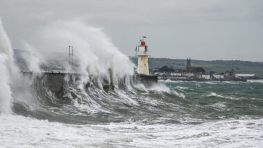 Alerte météo un département sous vigilance jaune pour inondations et vagues-submersions