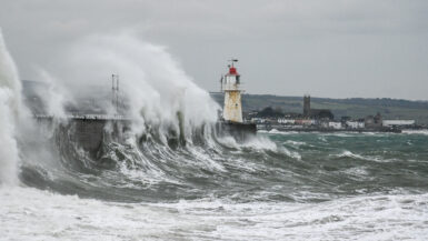 Alerte météo un département sous vigilance jaune pour inondations et vagues-submersions
