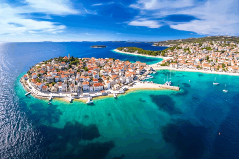 Cette île à 2h de Paris détrône l’Italie et le Portugal pour les vacances d’été 2025