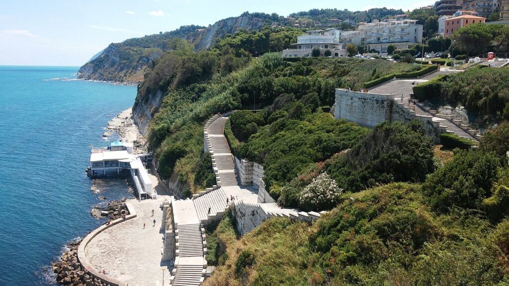 Moins chère et plus authentique, cette perle italienne séduit les voyageurs en quête de calme 1