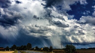 Vigilance jaune quatre départements placés sous alerte pour orages violents