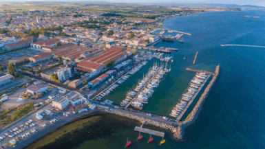 Voyage Ce village français vous transporte aux Cyclades, sans quitter l'Hexagone !