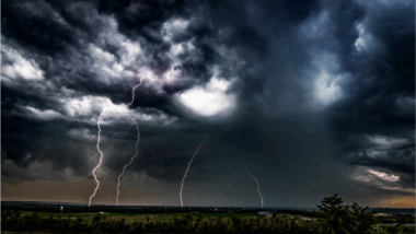 7 départements en proie à des orages violents, vigilance orange déclarée !