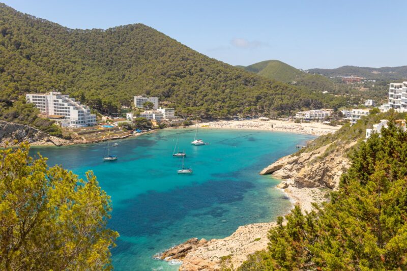 À 15 minutes d’Ibiza, ce village paisible séduit les voyageurs en quête de calme
