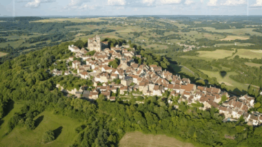 À 3h de Paris, ce coin de paradis au charme provençal est parfait pour se ressourcer