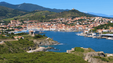 Ce joyau caché des Pyrénées-Orientales séduit par son authenticité et son charme méditerranéen