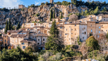 Entre Verdon et Côte d’Azur, ce village saura vous séduire si vous êtes en quête d’authenticité