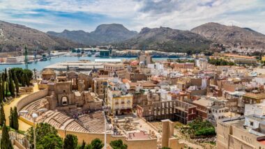 Envie d’échapper à la foule tout en explorant un joyau culturel Cette ville a tout pour plaire