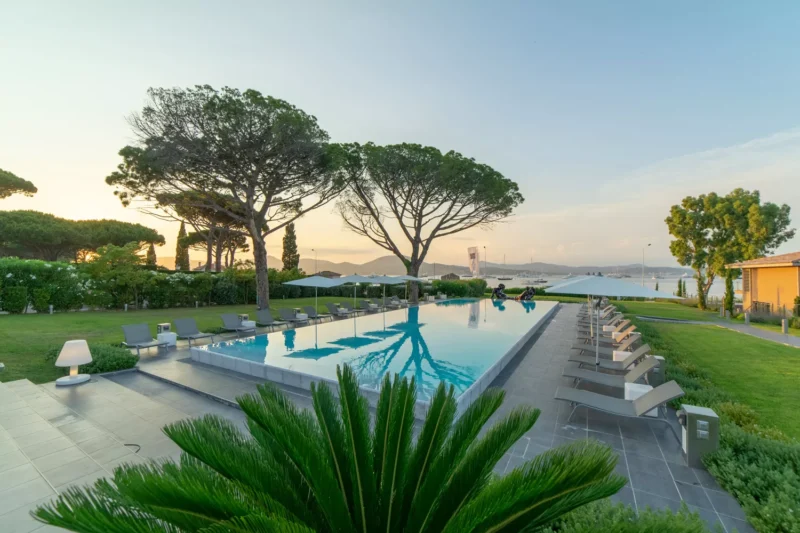 Évasion à Saint-Tropez deux havres secrets pour un séjour paisible !
