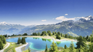 Nature, sport et authenticité la nouvelle star des vacances d’été en France