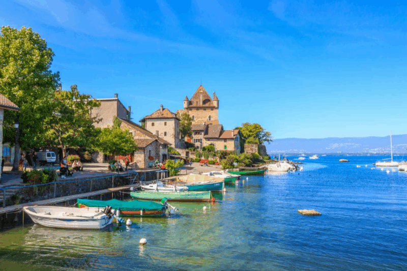 Pourquoi ce village est-il l’un des villages les plus enchanteurs de France