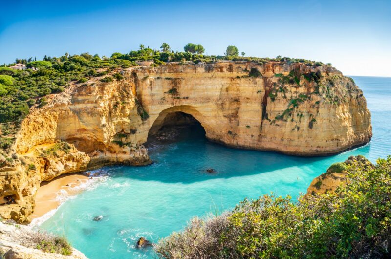 Quels trésors cachés se nichent dans les villages authentiques de l’Algarve