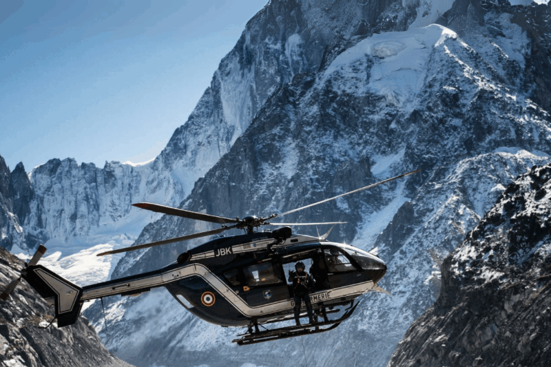 Tragédie au Mont-Blanc deux alpinistes retrouvés morts au pied de l’Aiguille du Tricot