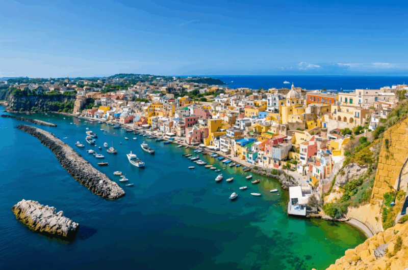 Une escapade méditerranéenne haute en couleurs à seulement 30 min de Naples