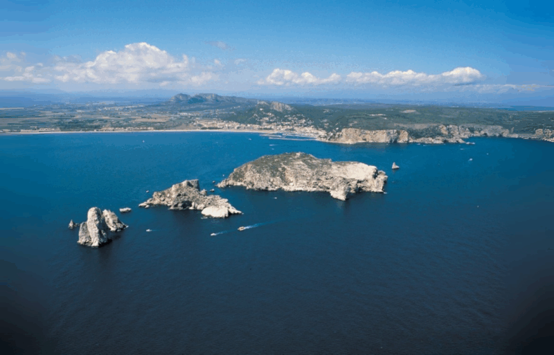 À deux pas de l’Estartit, ces îlots regorgent de vie marine et d’histoires fascinantes