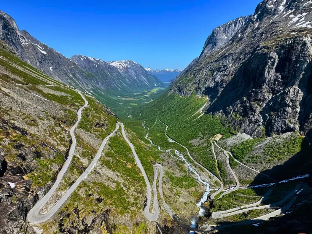 Ces itinéraires spectaculaires vous emmènent au cœur des fjords les plus sauvages d’Europe 1