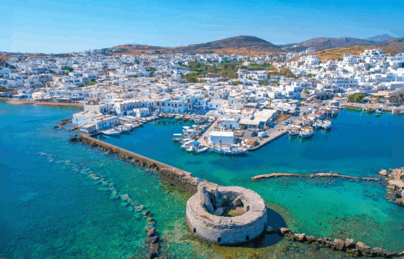 Cette île grecque détrône Mykonos et devient la destination préférée des voyageurs en 2025