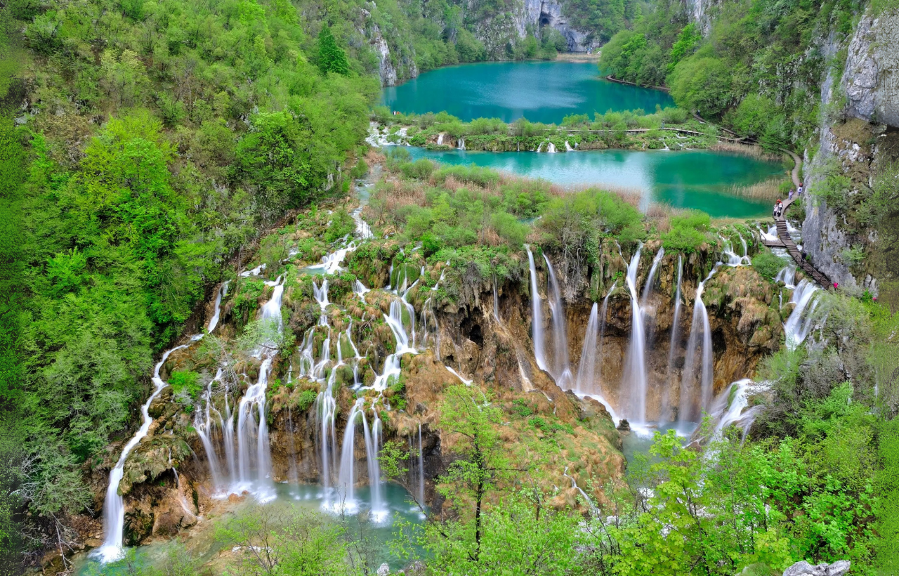Croatie ce parc classé à l’UNESCO est un paradis de cascades à découvrir cet été !