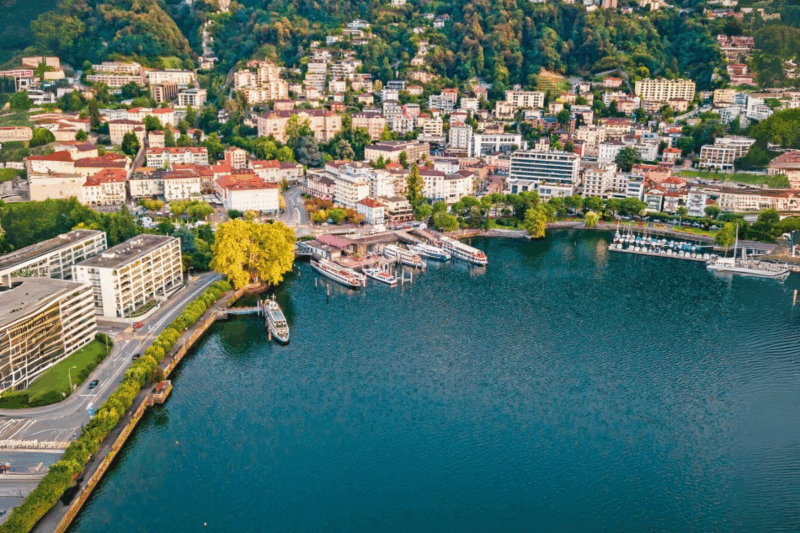 Entre nature luxuriante et vestiges historiques, cette ville du sud de la Suisse fait chavirer les cœurs cet été