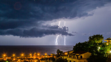 Incendies et orages : 3 départements en alerte rouge, 12 sous vigilance jaune ce mardi 8 juillet