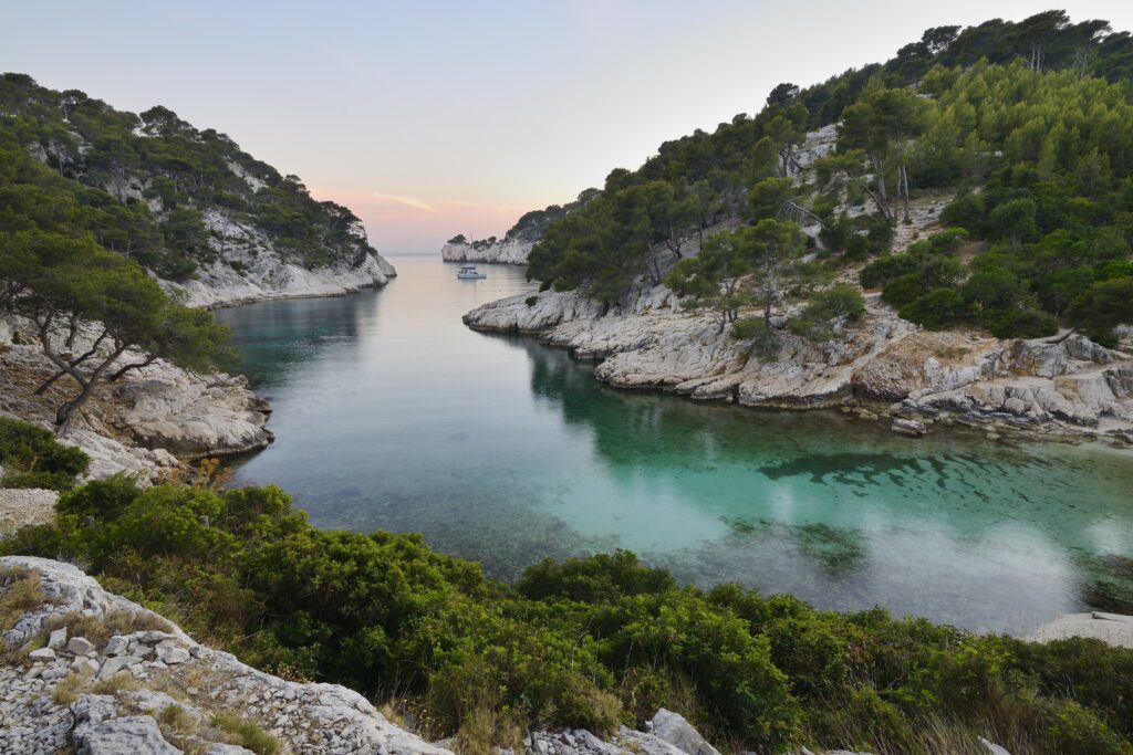 Loin des foules, cette crique préservée est la plus belle plage du Sud selon un classement 2025 1