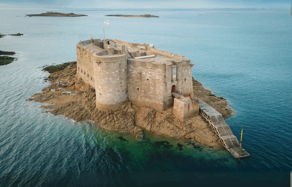 Un week-end en mer partez à la découverte d’une forteresse bretonne unique 1