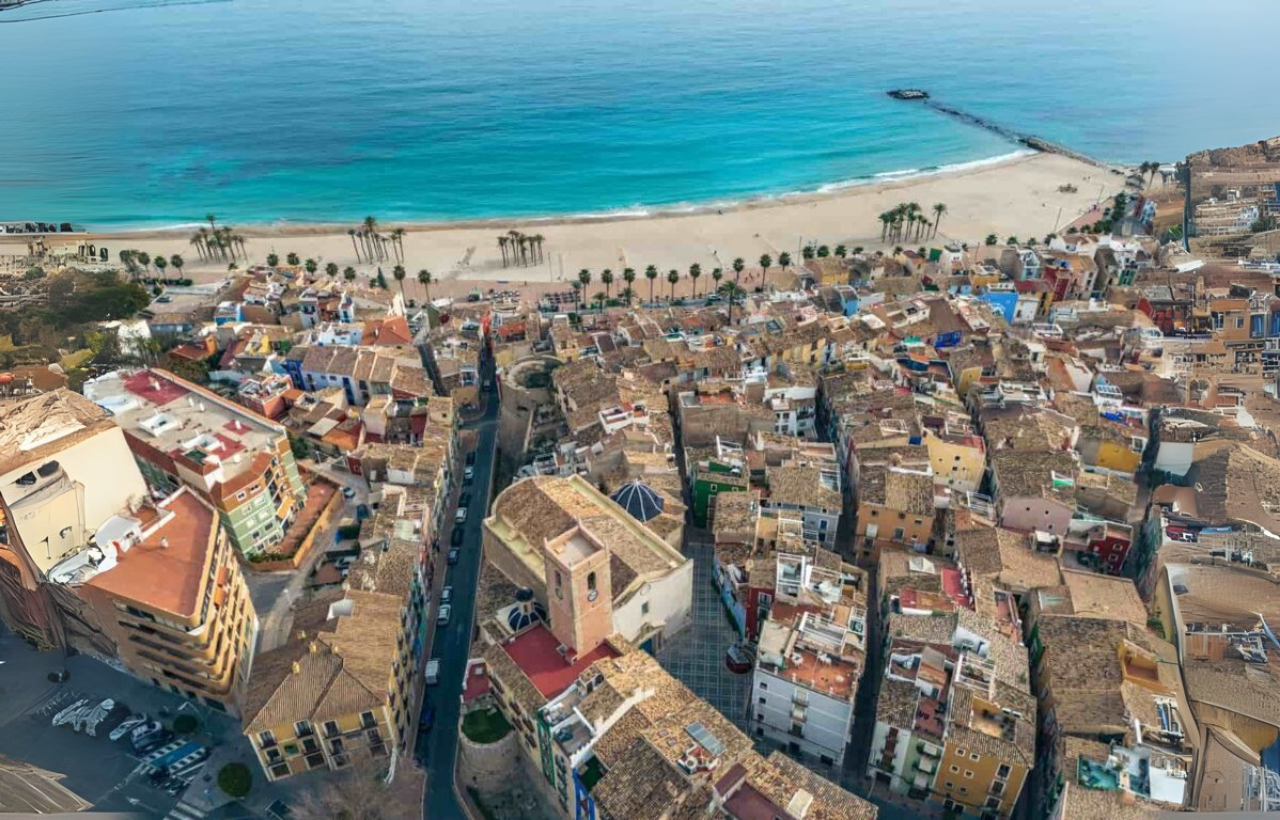 Vous cherchez une alternative calme à Alicante Ce village historique a tout pour vous séduire !
