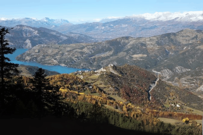 À 1 700 m d’altitude, ce village isolé des Hautes-Alpes promet un séjour hors du temps et sans wifi