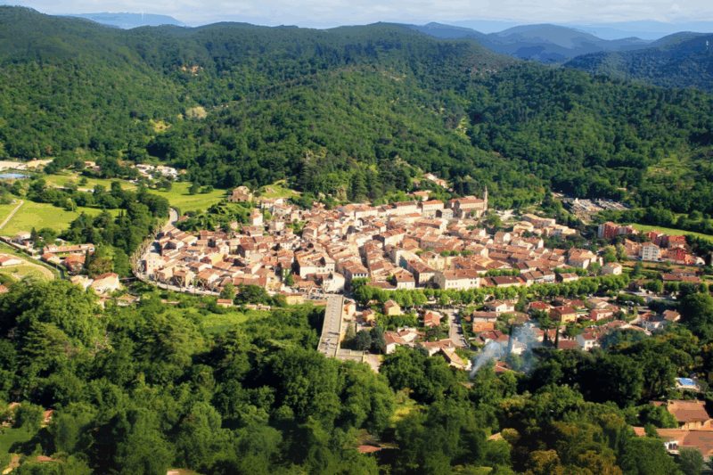À deux pas de Saint-Tropez, ce havre de paix offre nature, histoire et gourmandises