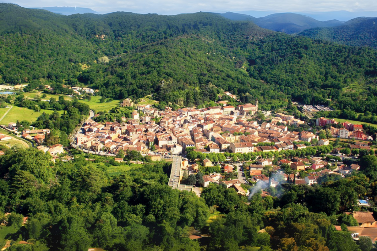 À deux pas de Saint-Tropez, ce havre de paix offre nature, histoire et gourmandises