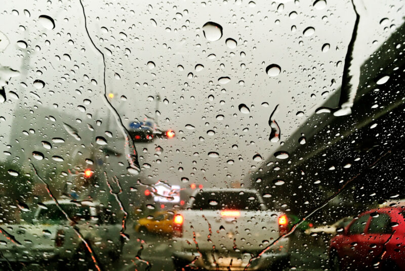 Alerte : pluies diluviennes et orages violents menacent plusieurs régions