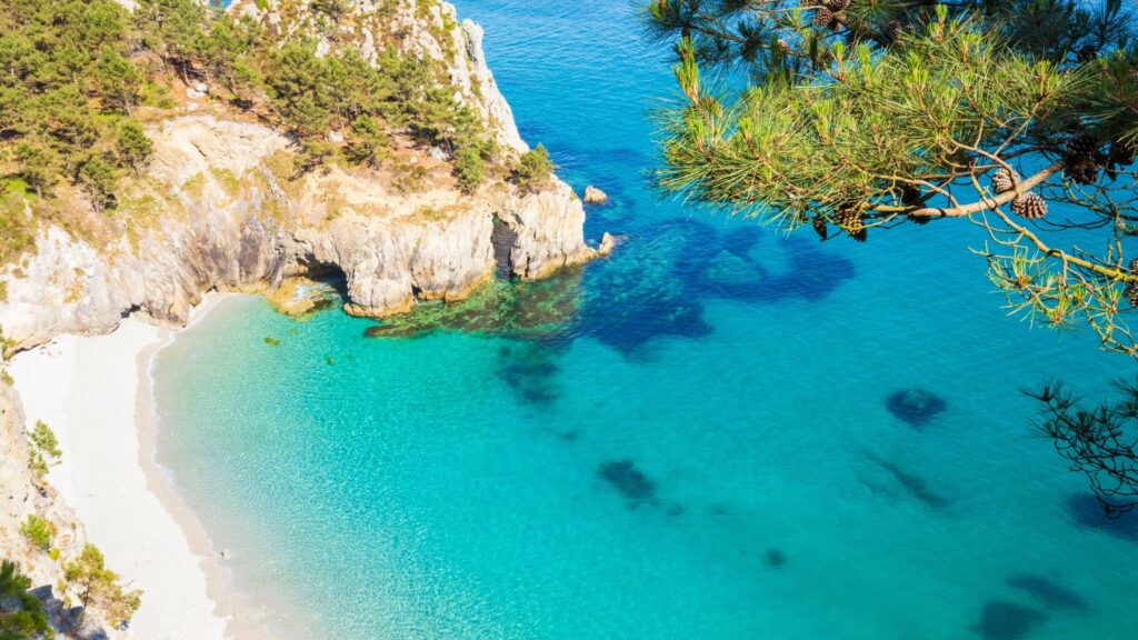 Crozon cette crique secrète parmi les plus belles plages du monde 1