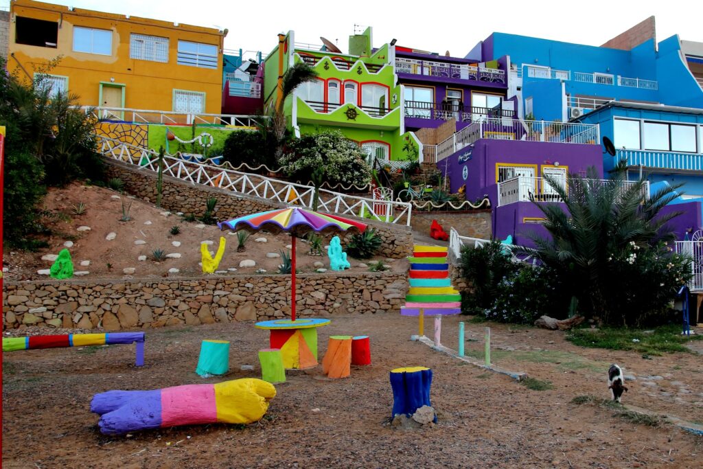 Entre mer et montagnes ce joyau caché du Maroc séduit par ses couleurs et son authenticité 1
