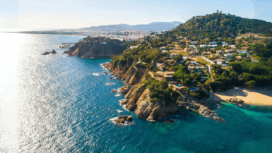 Falaises, vestiges romains et ports authentiques ces villages catalans valent le détour cet été !