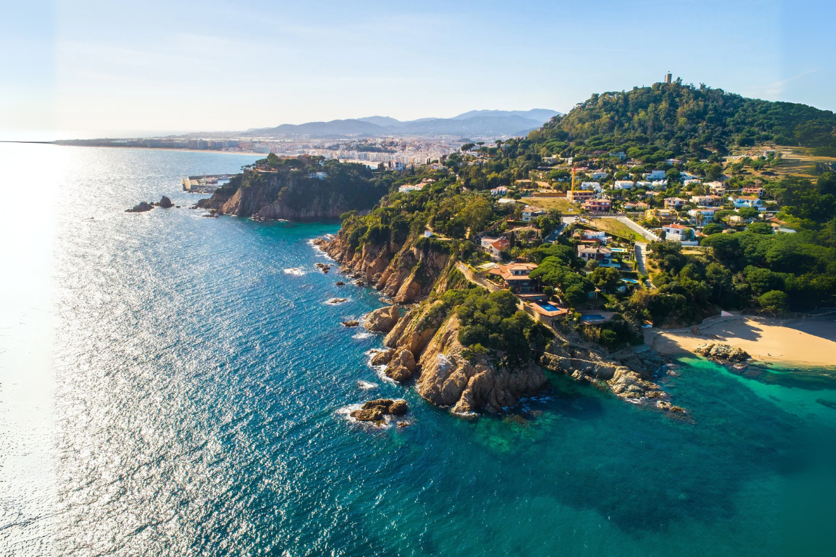 Falaises, vestiges romains et ports authentiques ces villages catalans valent le détour cet été !