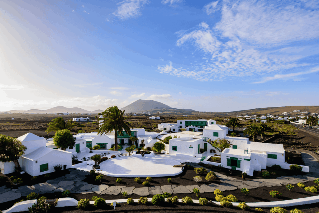 Lanzarote un refuge secret au cœur de paysages volcaniques 1